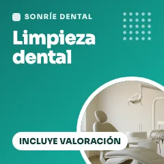 Flyer de la clínica para limpieza dental con valoración incluida